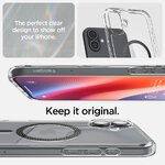 Spigen nakładka Ultra Hybrid Mag MagSafe do iPhone 16 6,1" carbon fiber