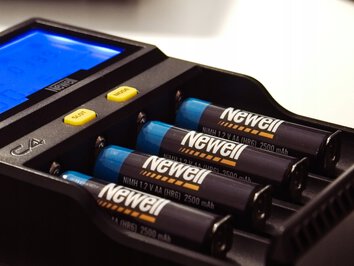 4 x Akumulatorki Newell NiMH R6/AA 2500 mAh (blister)