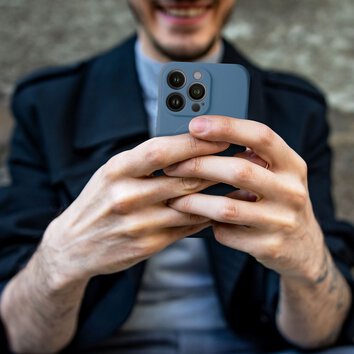 Futera Silicone Mag Cover kompatybilny z MagSafe do IPHONE 13 PRO MAX niebieski Futera Silicone Mag Cover kompatybilny z MagSafe do IPHONE 13 PRO MAX niebieski