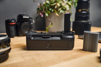 Battery Pack Newell MB-D780 do Nikon