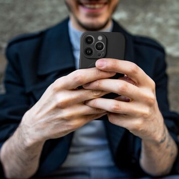 Futerał SILICONE MAG COVER kompatybilny z MagSafe do IPHONE 16 czarny