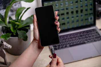 Kabel Newell USB-C - USB-C 240 W - 2 m, grafitowy
