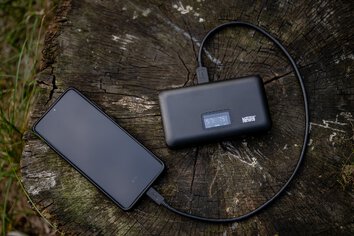 Ładowarka dwukanałowa Newell LCD-PB-SD do akumulatorów DMW-BLK22 do Panasonic