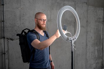 Lampa pierścieniowa LED Newell RL-18A - WB (3200 K - 5500 K) - Arctic White