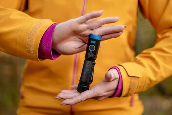 Latarka taktyczna Newell FL1000 USB-C