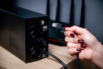 Zasilacz awaryjny UPS Newell Force LI-600